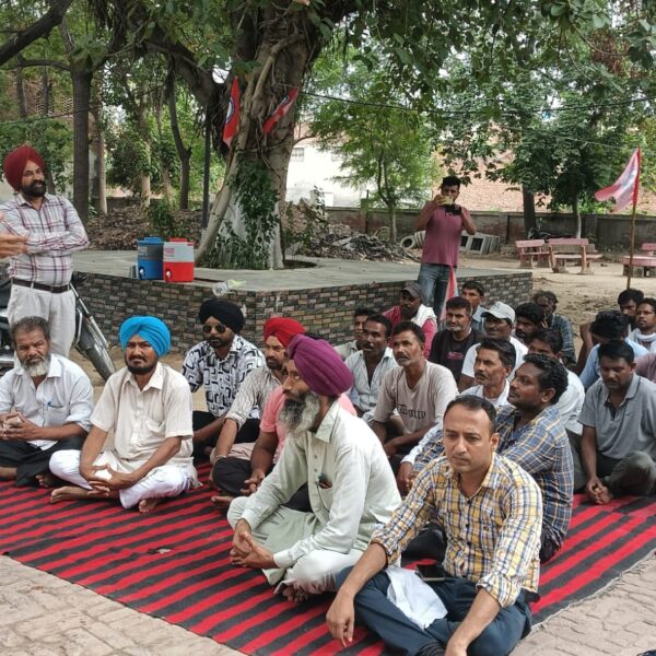 ਪੰਜਾਬ ਵਾਟਰ ਸਪਲਾਈ ਅਤੇ ਸੀਵਰੇਜ਼ ਬੋਰਡ ਦੇ ਆਉਟਸੋਰਸ ਕਾਮਿਆਂ ਦੀ ਹੜ੍ਹਤਾਲ ਲਗਾਤਾਰ ਜਾਰੀ