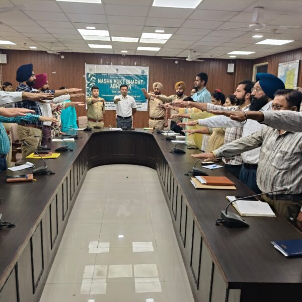 ਅੰਤਰਰਾਸ਼ਟਰੀ ਨਸ਼ਾ ਰੋਕਥਾਮ ਦਿਵਸ : ਨਸ਼ਾ ਮੁਕਤ ਭਾਰਤ ਅਭਿਆਨ ਤਹਿਤ ਨਸ਼ਿਆਂ ਵਿਰੁੱਧ ਪ੍ਰਣ ਲਿਆ
