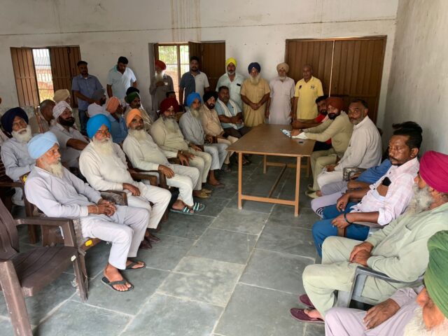 ਚੀਮਾ-ਜੋਧਪੁਰ ਦੇ ਖ਼ੂਨੀ ਕੱਟ ’ਤੇ ਪੁਲ ਬਣਾਉਣ ਜਾਂ ਸਹੀ ਢੰਗ ਨਾਲ ਕੱਟ ਬਣਾਉਣ ਸਬੰਧੀ ਚੀਮਾ ਦੀ ਪੰਚਾਇਤ ਵੱਲੋਂ ਲੋਕਾਂ ਨਾਲ ਕੀਤੀ ਮੀਟੰਗ