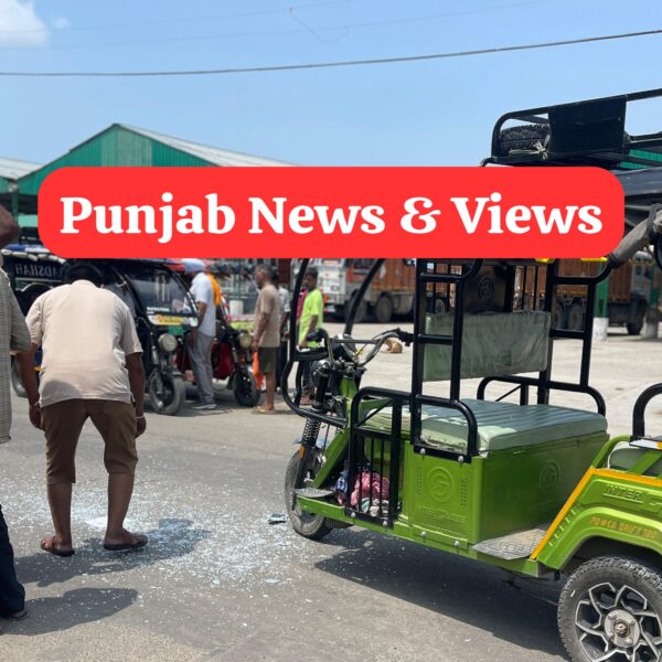 ਅਣਗਹਿਲੀ : ਬਰਨਾਲਾ ’ਚ ਈ-ਰਿਕਸ਼ਾ ਨੇ ਦੁੱਧ ਦੀ ਖੜ੍ਹੀ ਗੱਡੀ ਨੂੰ ਮਾਰੀ ਟੱਕਰ, ਸ਼ੀਸ਼ਾ ਚਕਨਾਚੂਰ