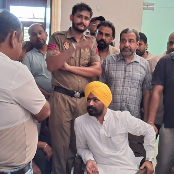 ਸਾਬਕਾ ਪ੍ਰਧਾਨ ਤਰਲੋਚਨ ਬਾਂਸਲ ‘ਤੇ ਹੋਏ ਝੂਠੇ ਪਰਚੇ ਨੂੰ ਲੈ ਕੇ ਸਮੂਹ ਸ਼ਹਿਰ ਵਾਸੀਆਂ ‘ਚ ਰੋਸ ਦੀ ਲਹਿਰ