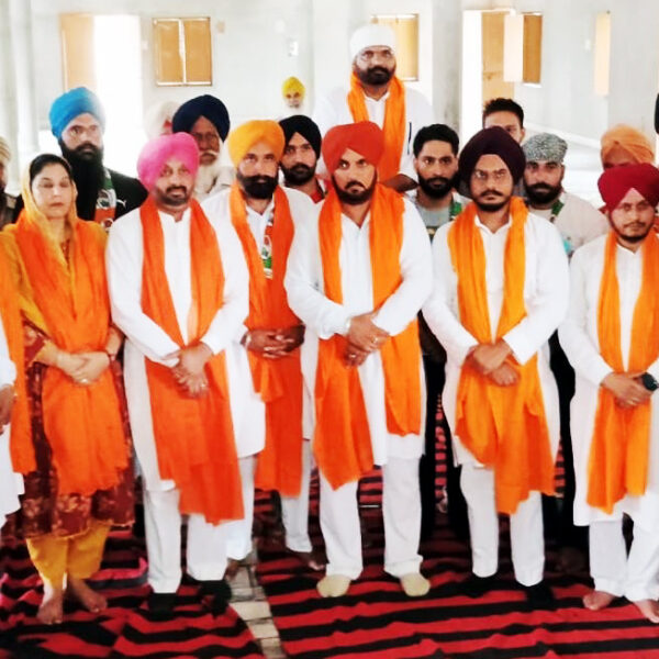 ਬਰਨਾਲਾ ’ਚ ਕਾਂਗਰਸ ਨੂੰ ਮਿਲਿਆ ਭਾਰੀ ਬਲ, ਵੱਖ-ਵੱਖ ਪਾਰਟੀਆਂ ਦੇ ਵਰਕਰ ਕਾਂਗਰਸ ’ਚ ਸ਼ਾਮਲ