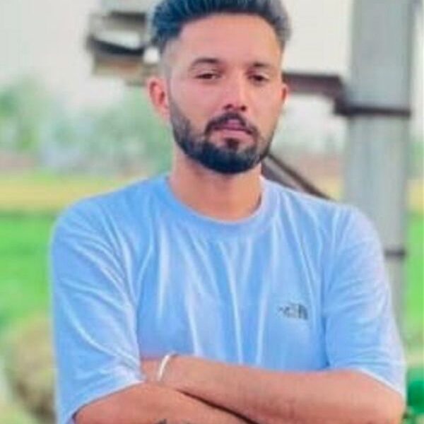 ਬਰਨਾਲਾ ਵਿਖੇ ਕਾਰ ’ਚੋਂ ਮਿਲੀ ਮਾਪਿਆਂ ਦੇ ਇਕਲੌਤੇ ਪੁੱਤ ਦੀ ਲਾਸ਼, ਟੈਕਸੀ ਡਰਾਇਵਰ ਵਜੋਂ ਕਰਦਾ ਸੀ ਕੰਮ