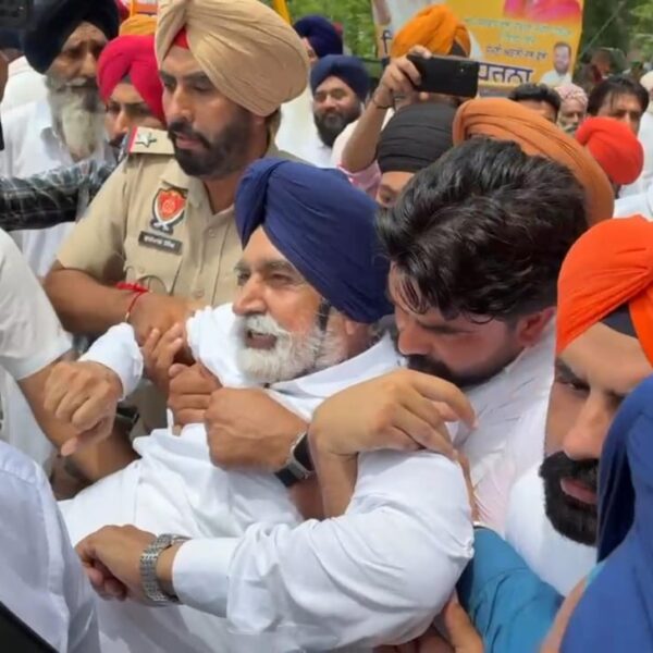 ਧਰਨੇ ਵਿੱਚ ਸਾਬਕਾ ਮੰਤਰੀ ਸਿਕੰਦਰ ਸਿੰਘ ਮਲੂਕਾ ਨੂੰ ਆਇਆ ਚੱਕਰ, ਅਚਾਨਕ ਹੋਈ ਘਬਰਾਹਟ