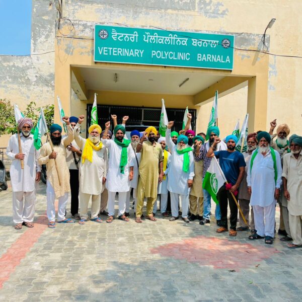 ਭਾਰਤੀ ਕਿਸਾਨ ਯੂਨੀਅਨ ਏਕਤਾ-ਡਕੌਂਦਾ ਅਤੇ ਉਗਰਾਹਾਂ ਦਾ ਵਫ਼ਦ ਵਫ਼ਦ ਡਿਪਟੀ ਡਾਇਰੈਕਟਰ ਅਤੇ ਡਿਪਟੀ ਕਮਿਸ਼ਨਰ ਬਰਨਾਲਾ ਨੂੰ ਮਿਲਿਆ