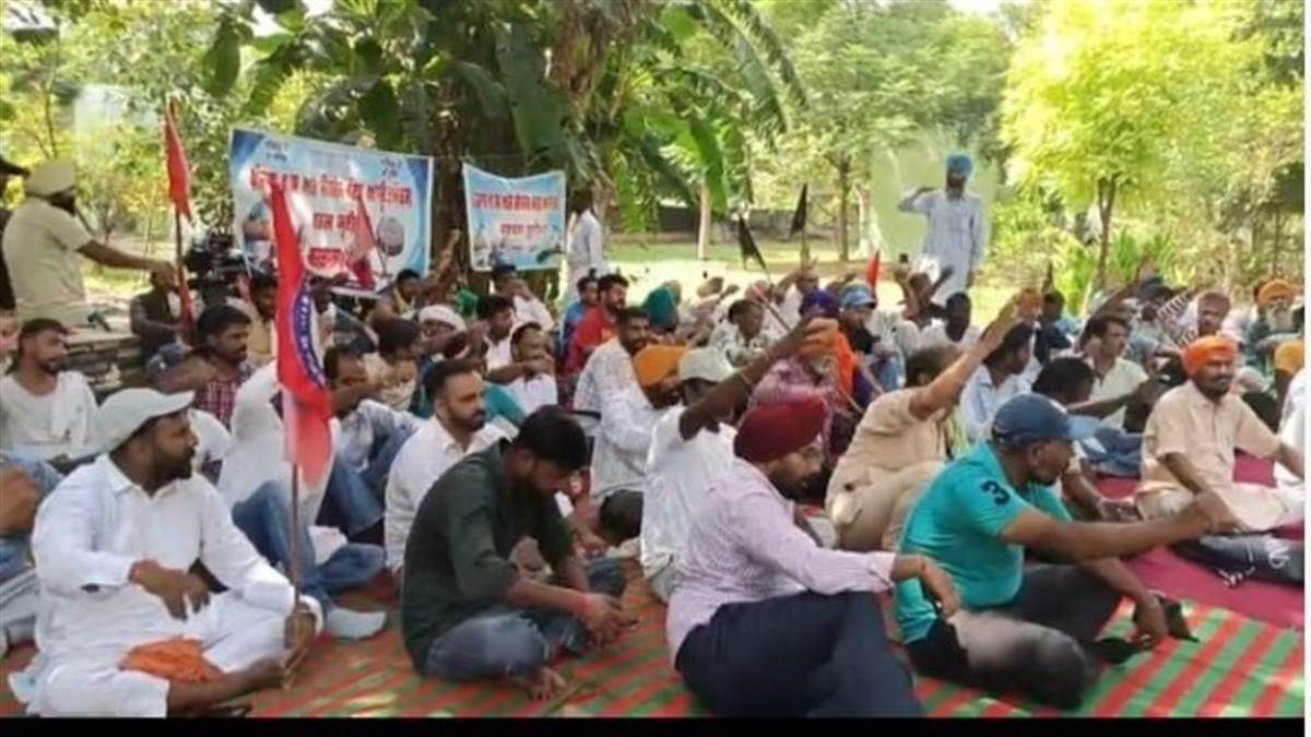 ਸੀਵਰੇਜ ਬੋਰਡ ਦੇ ਕੱਚੇ ਕਾਮਿਆਂ ਦੀ ਹੜ੍ਹਤਾਲ 17ਵੇਂ ਦਿਨ ’ਚ ਦਾਖ਼ਲ