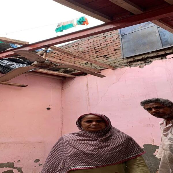 ਹੰਡਿਆਇਆ ’ਚ ਵੀ ਮੀਂਹ ਦਾ ਕਹਿਰ, ਇਕ ਹੋਰ ਗਰੀਬ ਪਰਿਵਾਰ ਦੇ ਘਰ ਦੀ ਡਿੱਗੀ ਛੱਤ