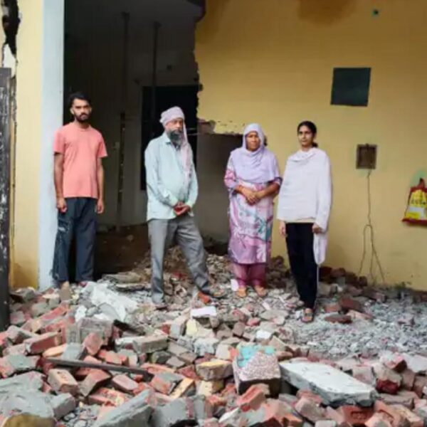 ਮੀਂਹ ਦਾ ਕਹਿਰ: ਬਰਨਾਲਾ ਵਿੱਚ ਦੋ ਗਰੀਬ ਪਰਿਵਾਰਾਂ ਦੀਆਂ ਛੱਤਾਂ ਡਿੱਗੀਆਂ, ਮਦਦ ਦੀ ਗੁਹਾਰ