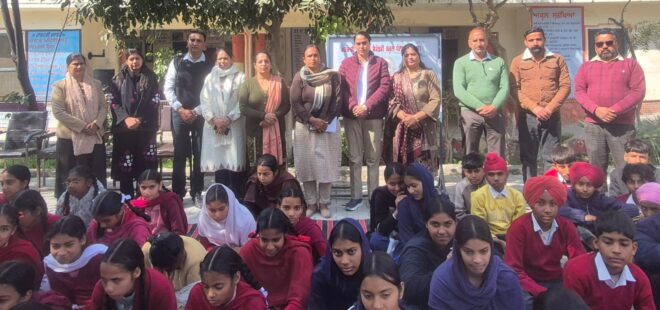 ਸਰਕਾਰੀ ਸੀਨੀਅਰ ਸੈਕੰਡਰੀ ਸਕੂਲ ਧੌਲਾ ਵਿਖੇ ਟ੍ਰੈਫਿਕ ਨਿਯਮਾਂ ਦੀ ਜਾਗਰੂਕਤਾ ਅਤੇ ਨਸ਼ਿਆਂ ਦੀ ਰੋਕਥਾਮ ਸਬੰਧੀ ਵਿਸ਼ੇਸ਼ ਸੈਮੀਨਾਰ ਕਰਵਾਇਆ